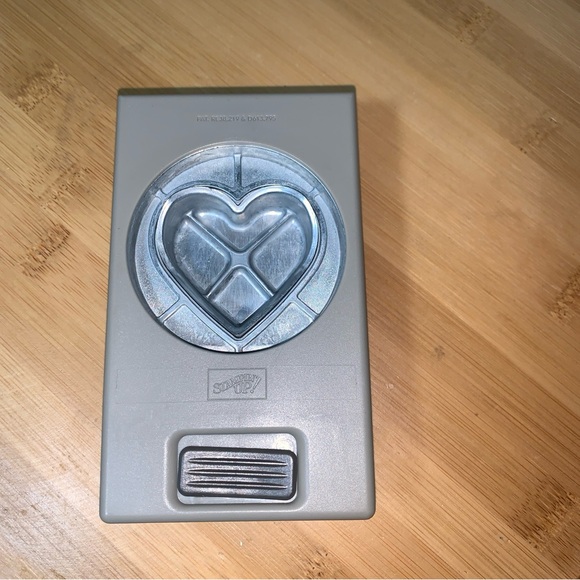 Stampin Up! Full Heart Paper Punch Valentines Day Crafts Love Cards Scrapbook - Picture 2 of 3